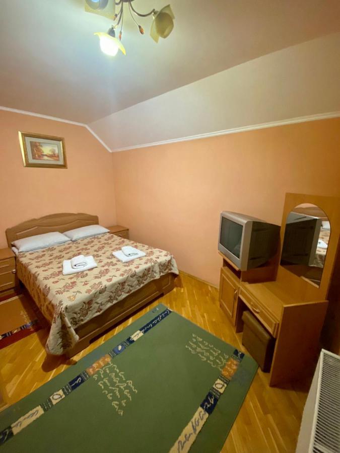 U Eli Ξενοδοχείο Polyana  Εξωτερικό φωτογραφία